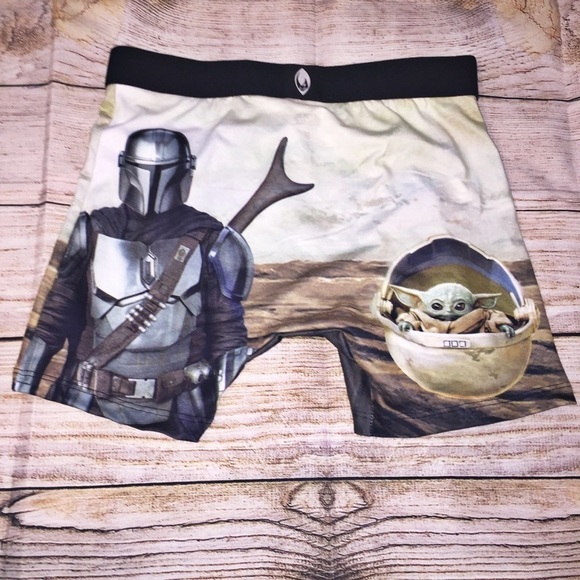 Stars Wars “The Mandalorian” Crazy Boxers Size M - Picture 4 of 5